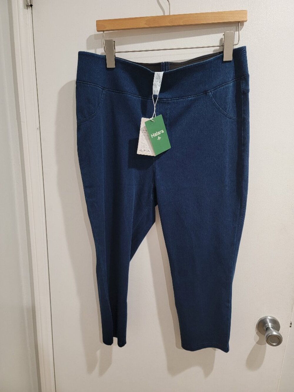 Halara Flex™ High Waisted Pocket Denim Capri Casual Leggings